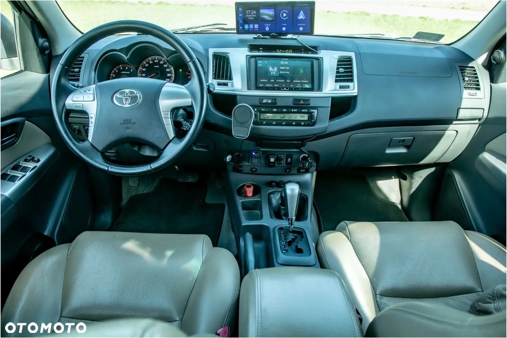 Toyota Hilux 3.0 D-4D SR5 - 26