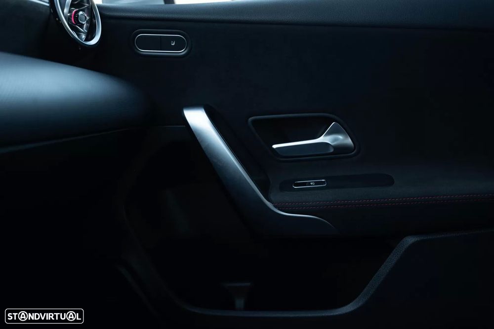 Mercedes-Benz A 250 e AMG Line - 15