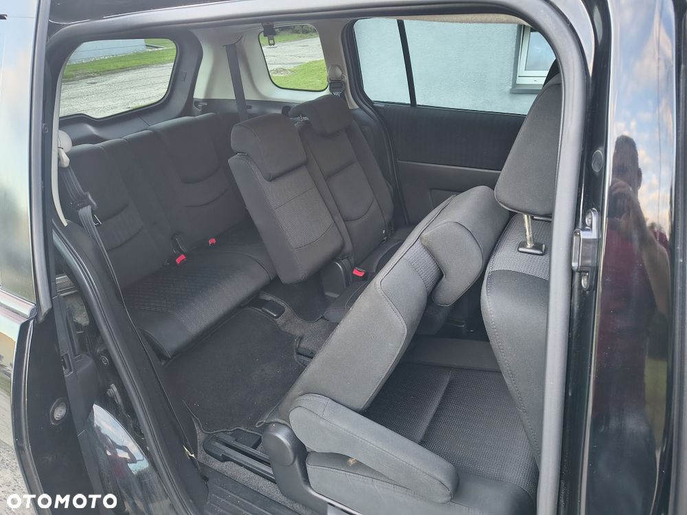 Mazda 5 - 8
