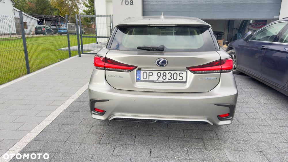 Lexus CT - 4