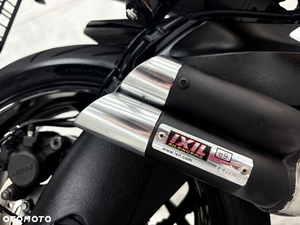 Suzuki GSX 1000 - 13