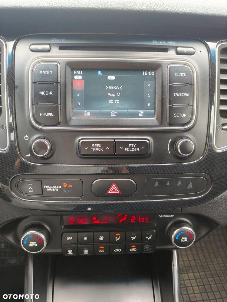 Kia Carens 1.6 GDI L - 17