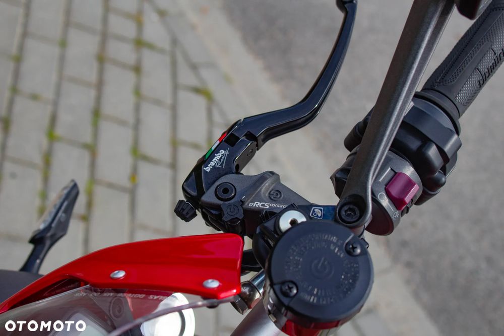 Ducati Monster - 10