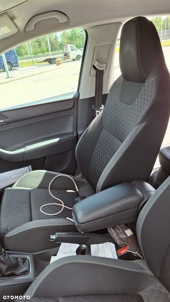 Skoda RAPID 1.2 TSI Ambition - 10