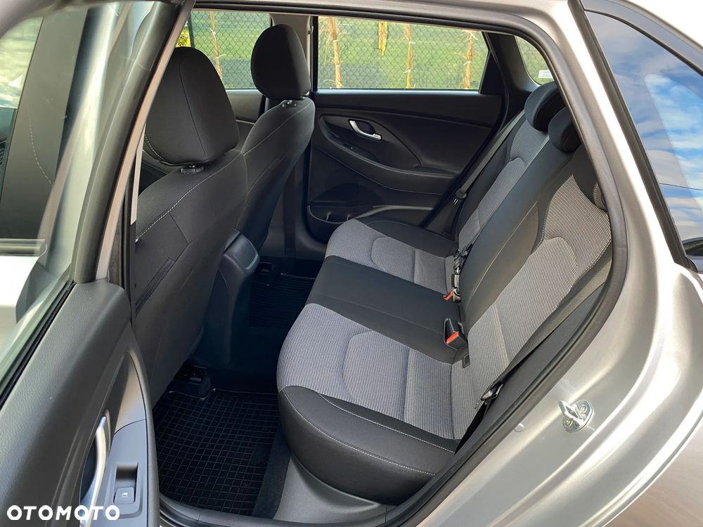 Hyundai i30 1.5 DPI Classic + - 35