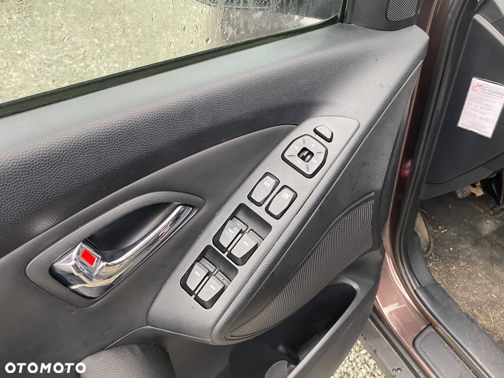 Hyundai ix35 2.0 Premium 2WD - 21