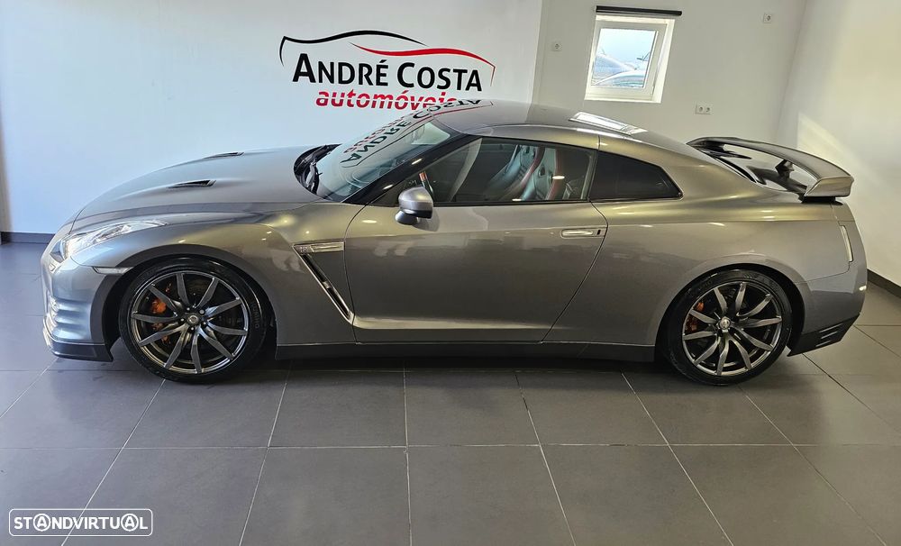 Nissan GT-R 3.8 V6 Black Edition - 6