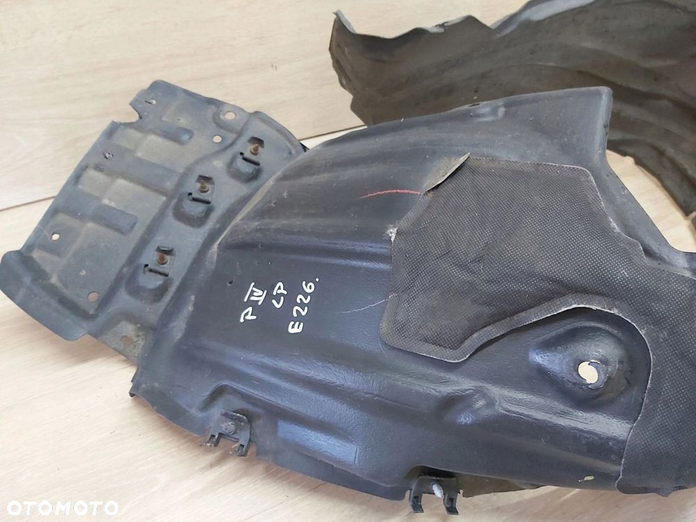 Toyota Prius IV 1,8 xw50 nadkole lewy przód - 1