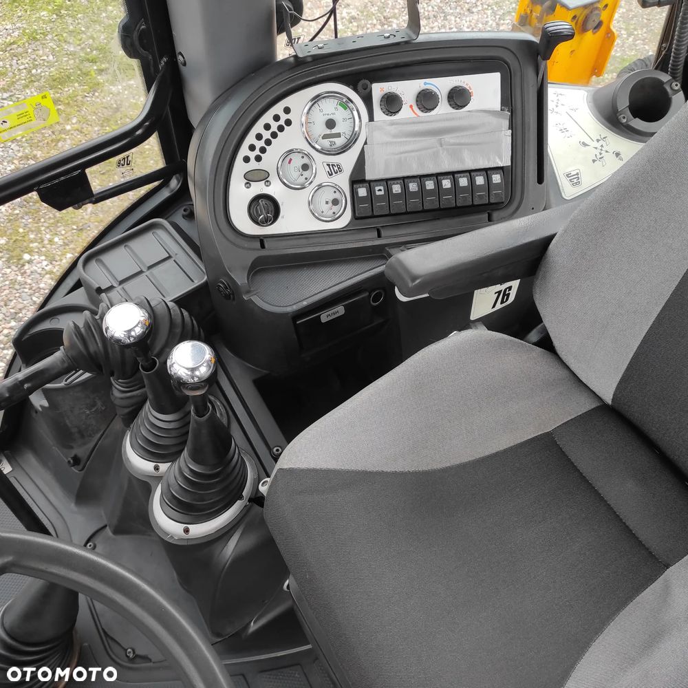 JCB 3CX SiteMaster Koparko-Ładowarka 2004 r - 19