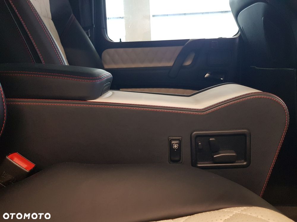 Mercedes-Benz Klasa G 63 AMG AMG SPEEDSHIFT 7G-TRONIC - 40
