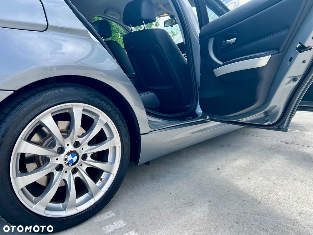 BMW Seria 3 318d - 18