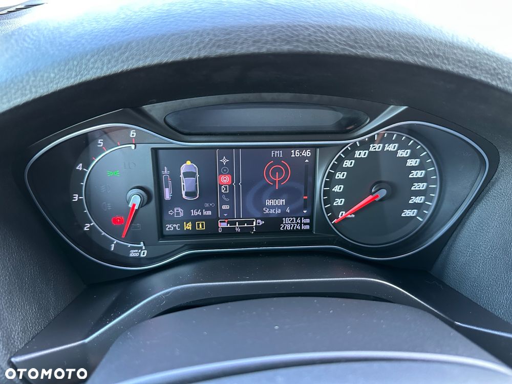 Ford Galaxy 2.0 TDCi DPF Business Edition - 29