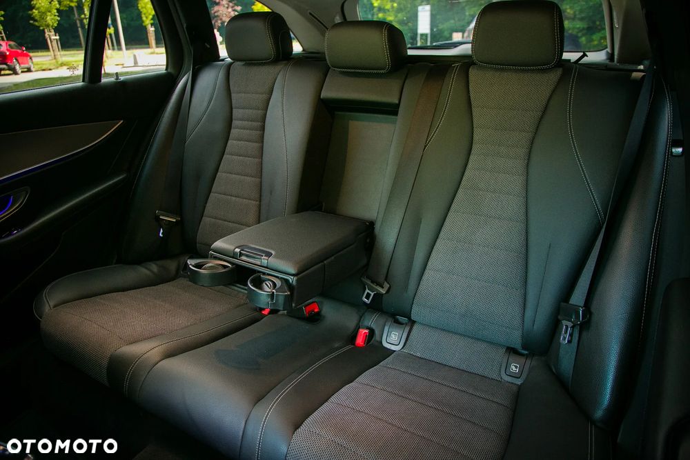 Mercedes-Benz Klasa E 220 d 9G-TRONIC - 24