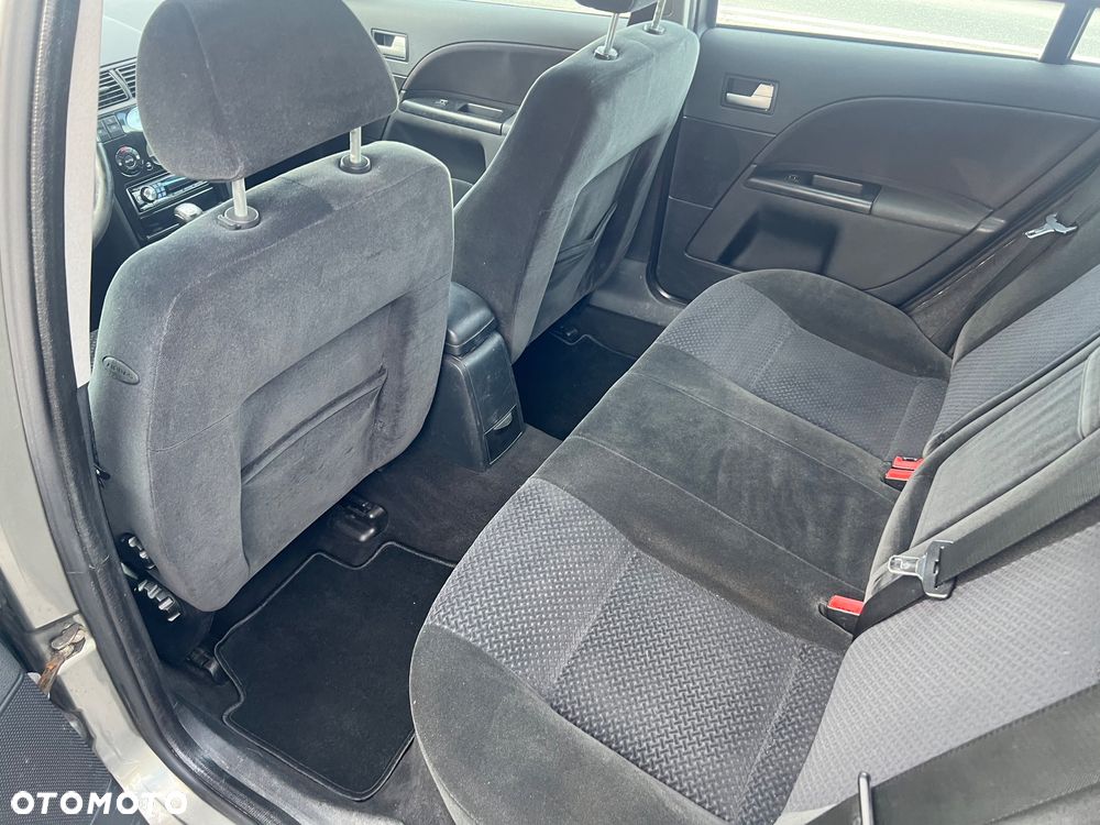 Ford Mondeo 2.0 TDCI Ambiente - 6