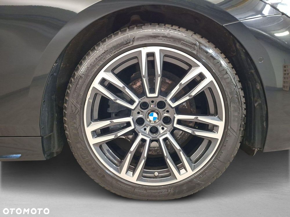 BMW Seria 5 520d xDrive mHEV M Sport - 10