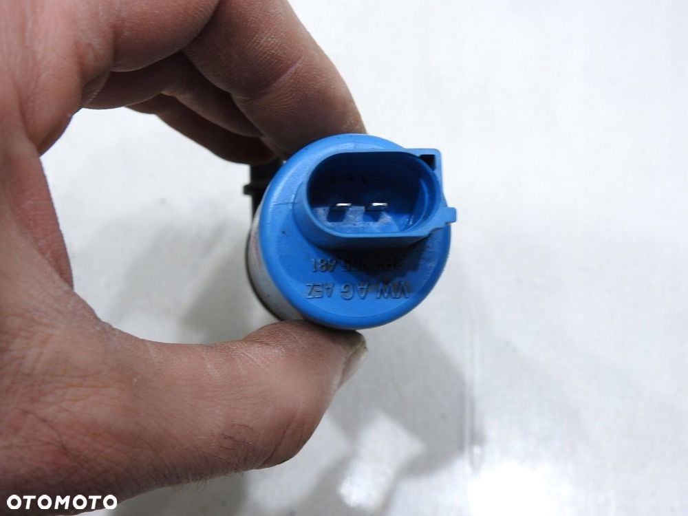 POMPKA SPRYSKIWACZA LAMP AUDI A4 B6 - 4