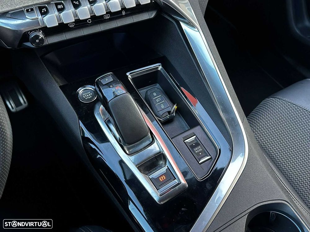 Peugeot 3008 1.6 Hybrid GT Pack e-EAT8 - 19