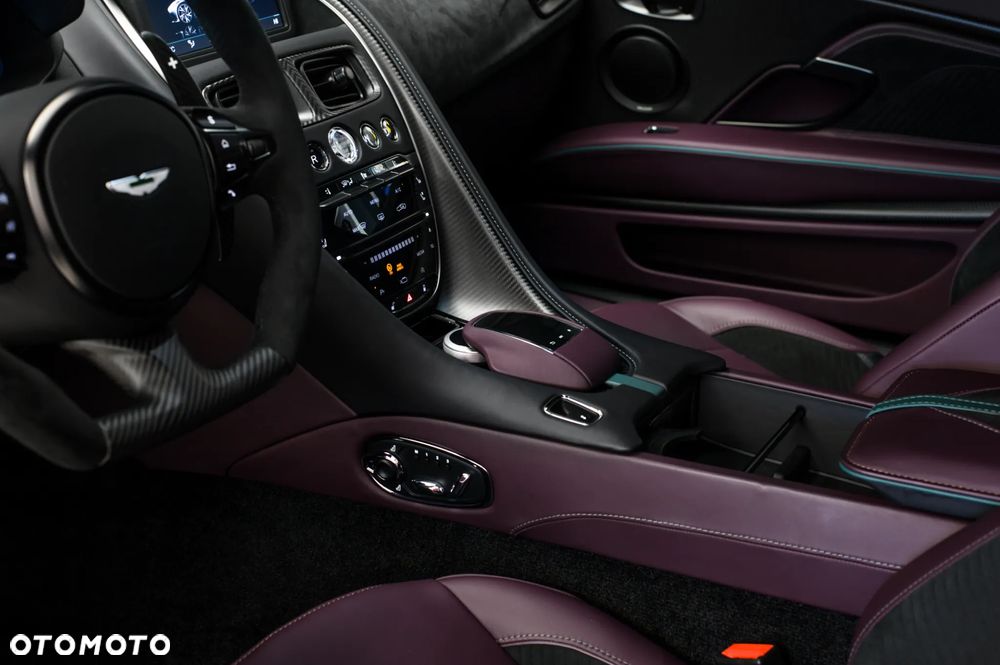 Aston Martin DBS - 19