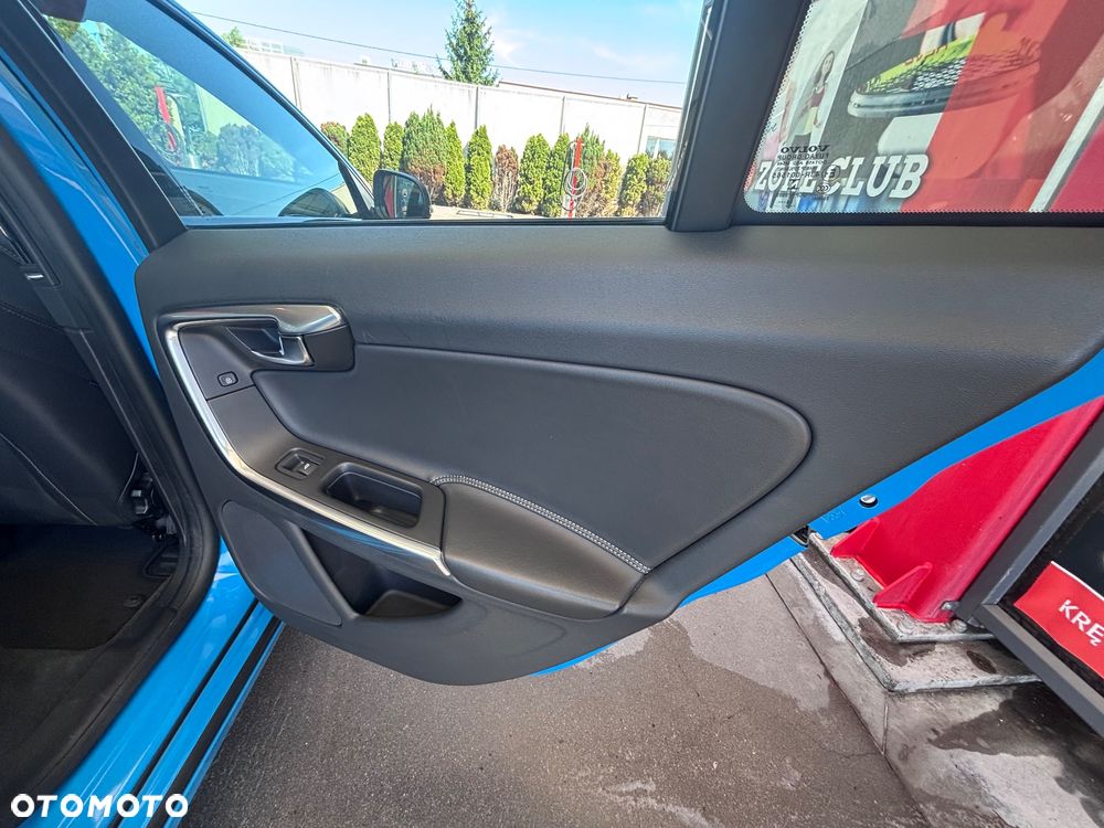 Volvo S60 T6 AWD R-Design Summum - 15