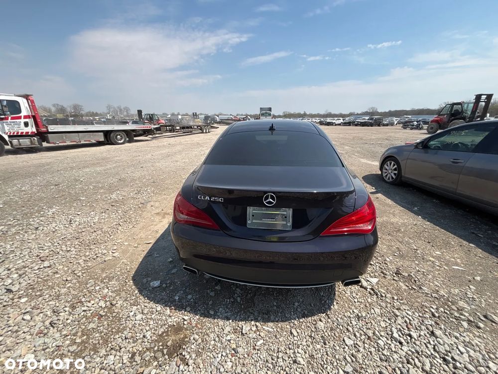 Mercedes-Benz CLA - 24