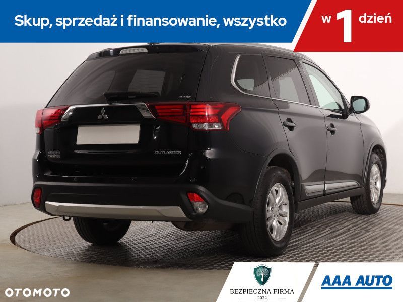 Mitsubishi Outlander - 7