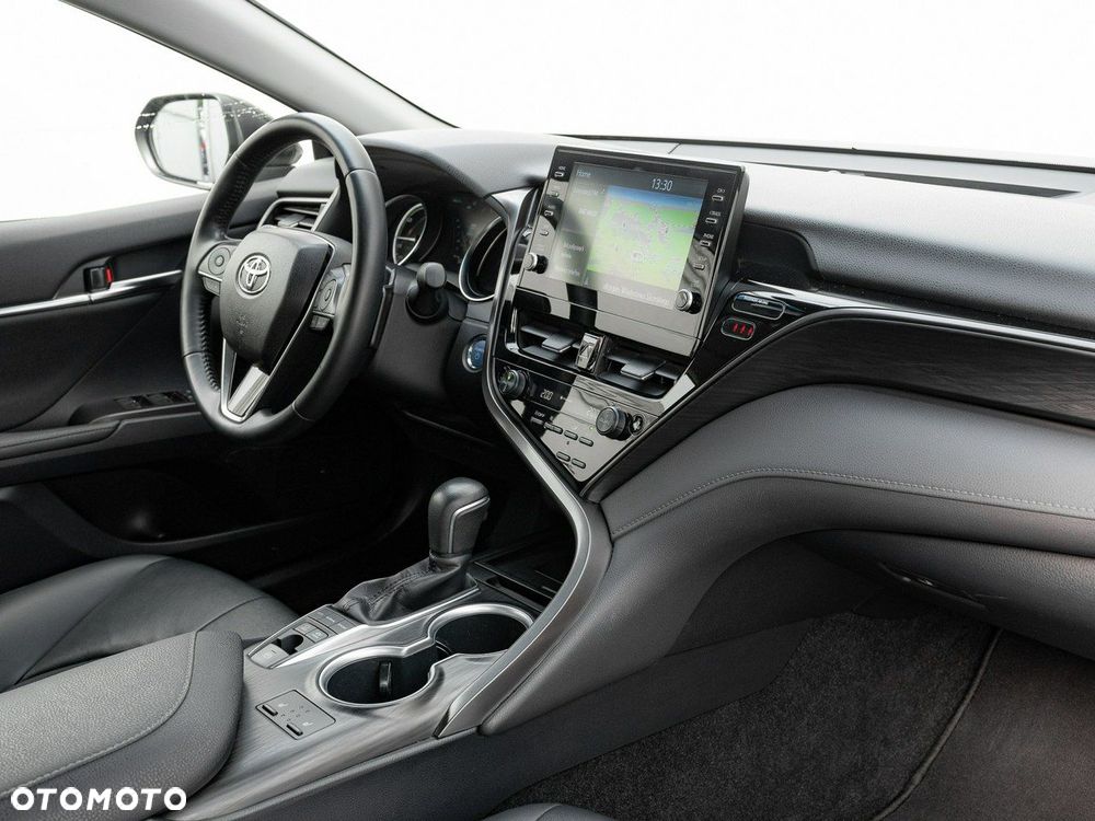 Toyota Camry - 35