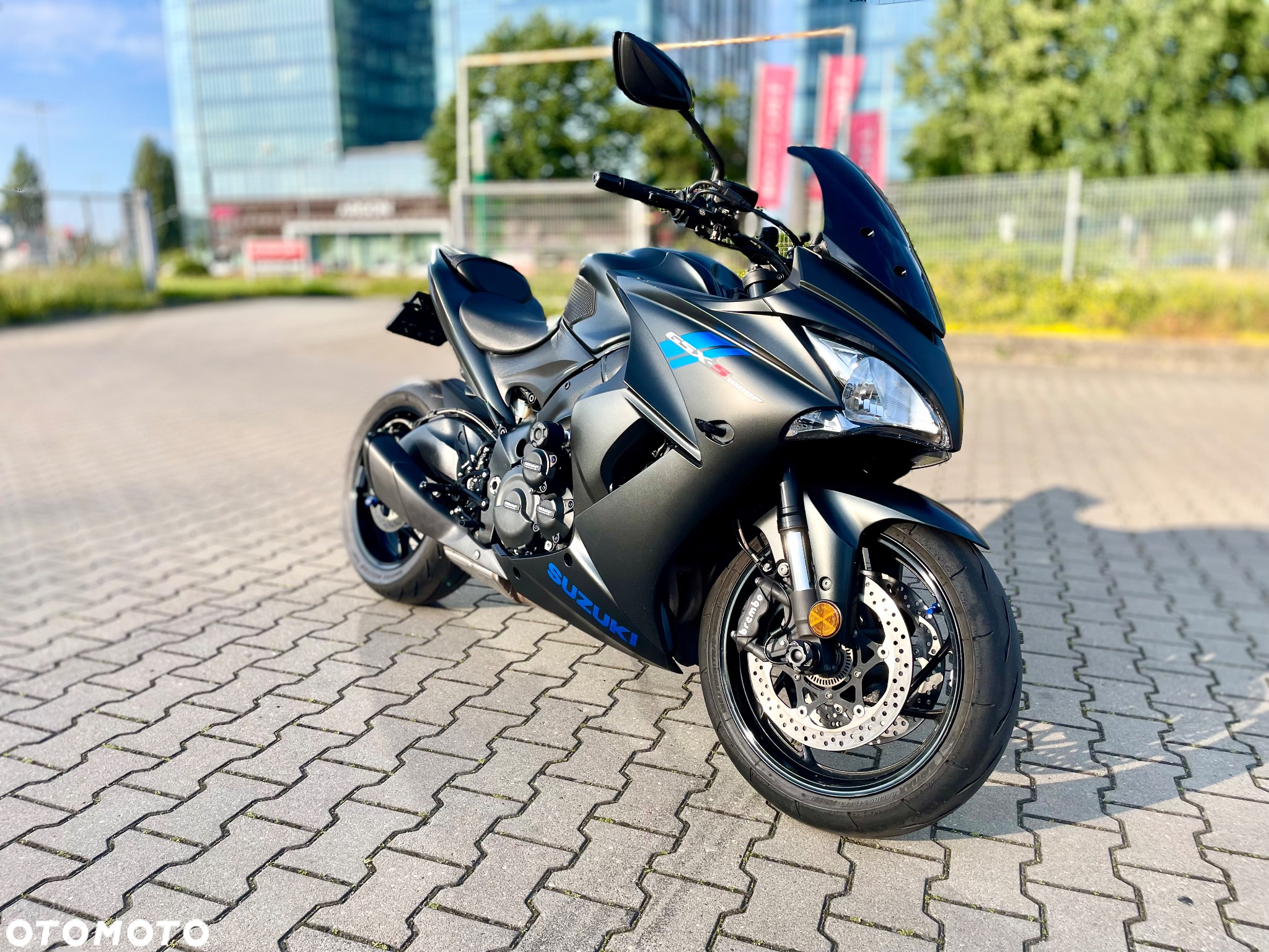 Suzuki GSX - 2