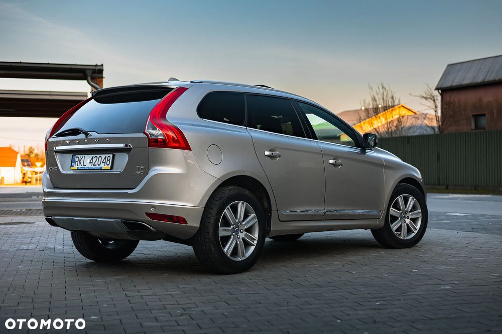 Volvo XC 60 T6 AWD Drive-E Momentum - 3
