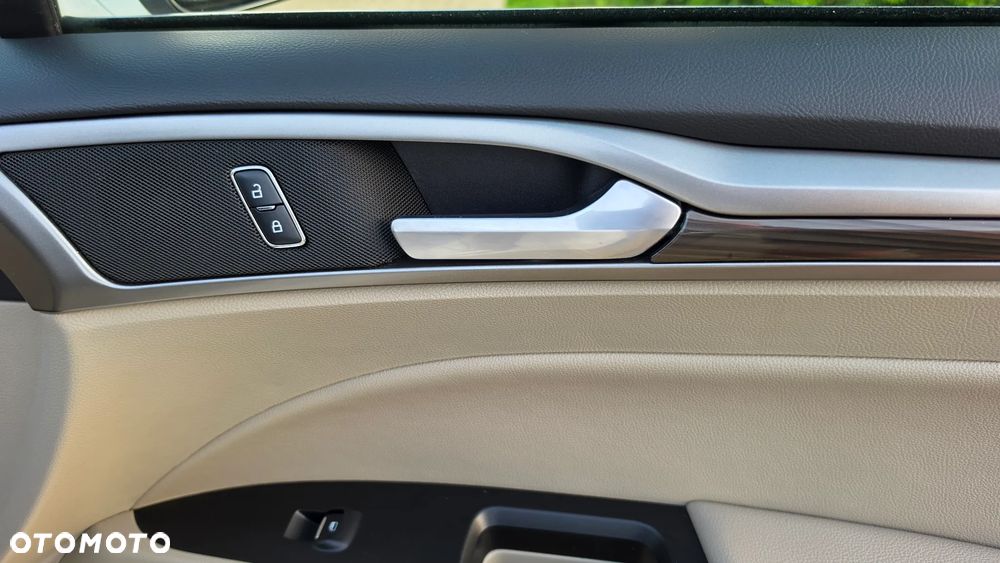 Ford Fusion 2.0 EcoBoost Titanium - 34