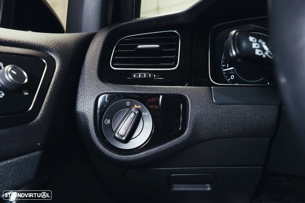 VW Golf GTI 2.0 TSI OPF DSG Performance - 22