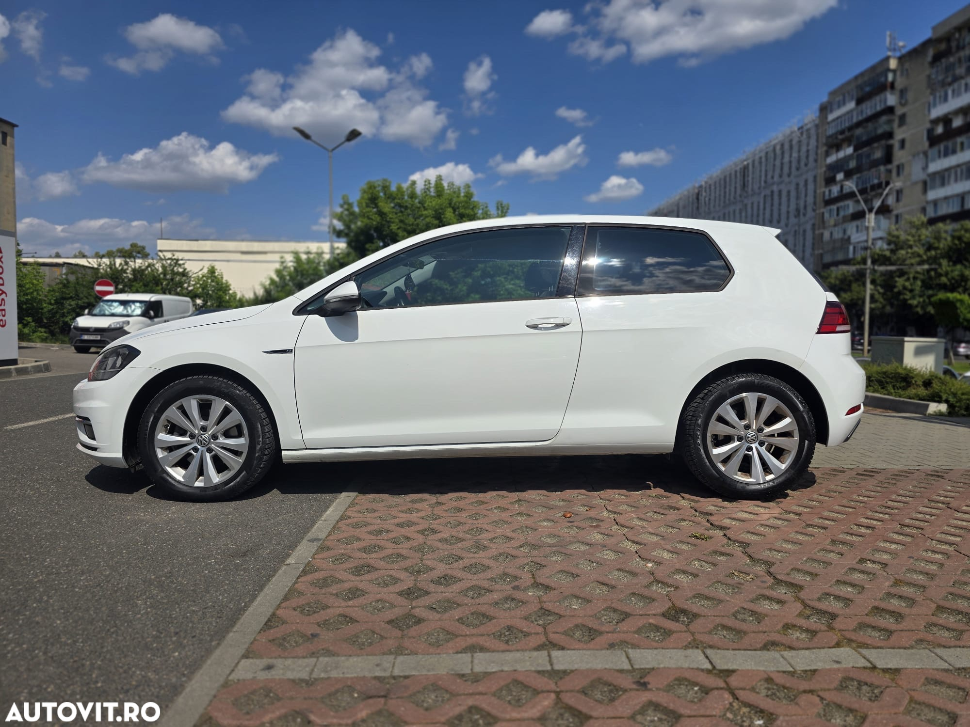 Volkswagen Golf 1.6 TDI DSG Highline - 4