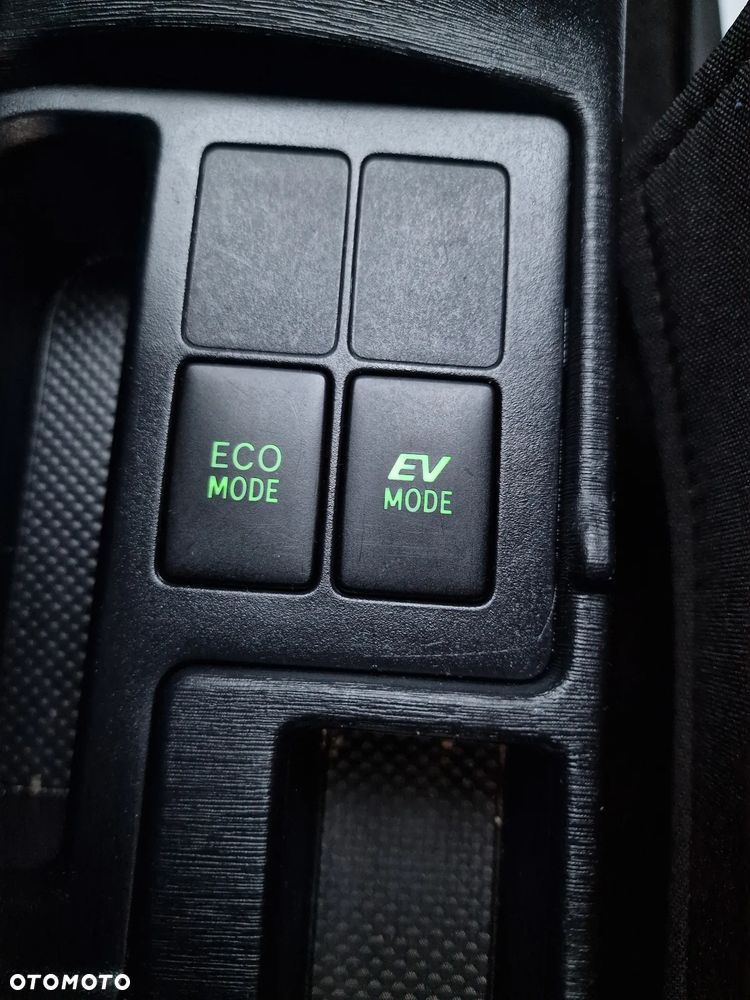 Toyota Yaris Hybrid 100 Business Edition - 31