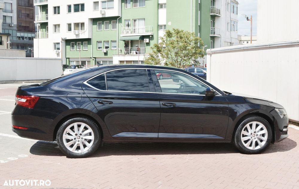 Skoda Superb 2.0 TDI DSG Ambition - 10