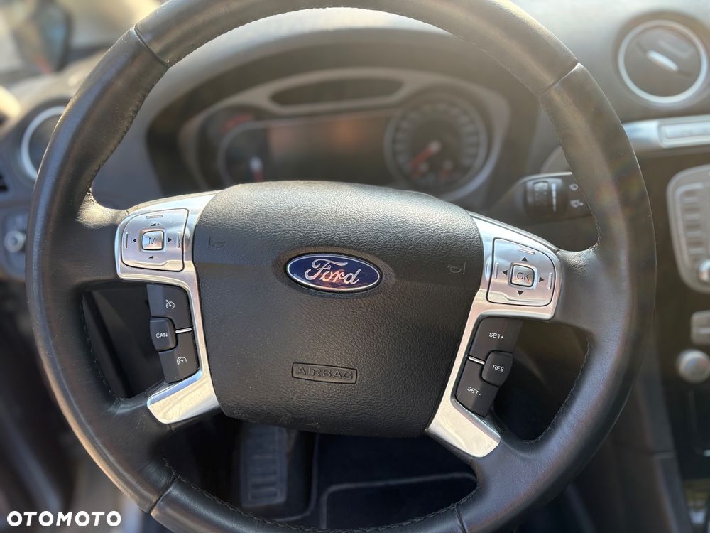 Ford S-Max 2.0 TDCi DPF Titanium MPS6 - 36