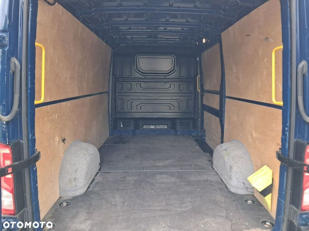 Volkswagen Crafter - 14