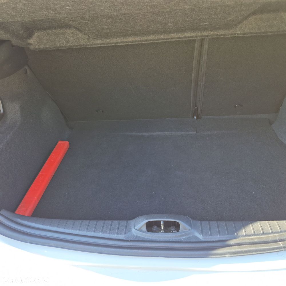 Peugeot 208 1.2 PureTech Active - 8