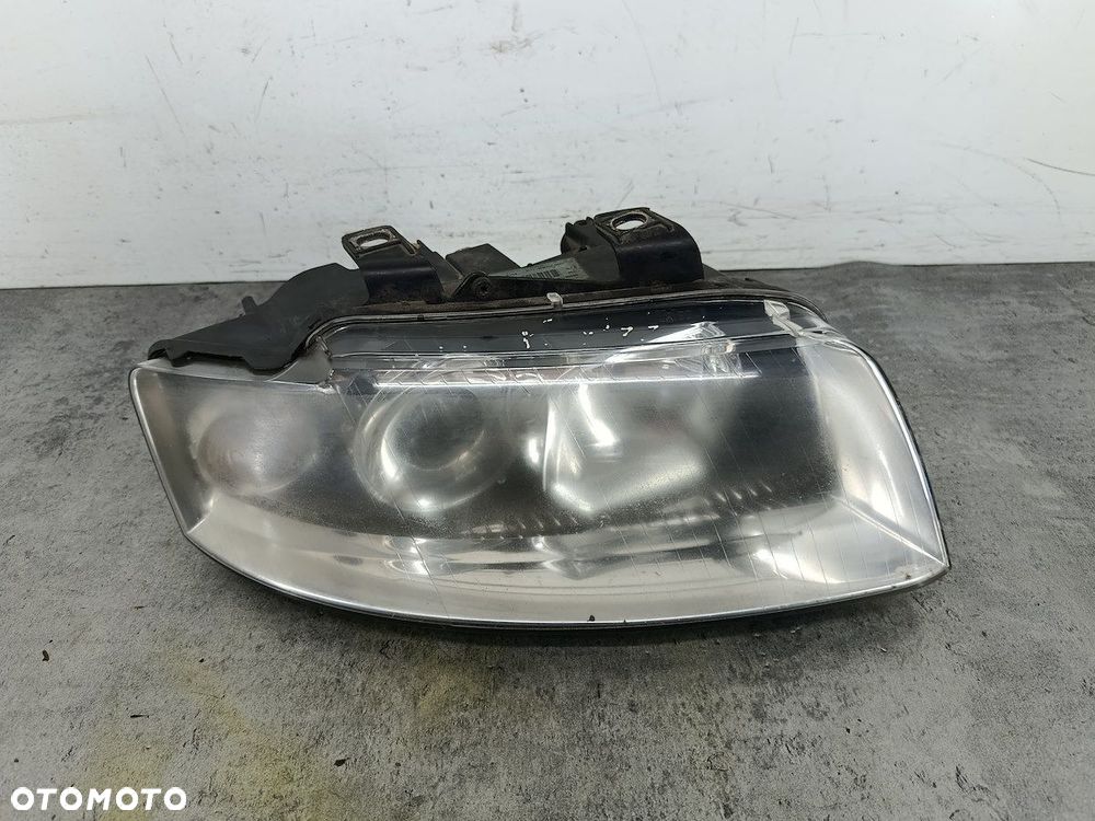 LAMPA PRZÓD PRAWA AUDI A4 B6 8E0941030C 89305705  VALEO - 1