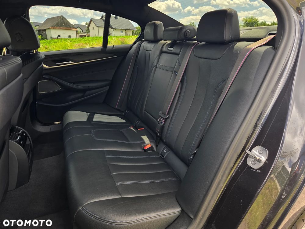 BMW Seria 5 530d xDrive mHEV M Sport sport - 37
