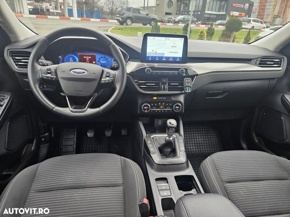 Ford Kuga - 10