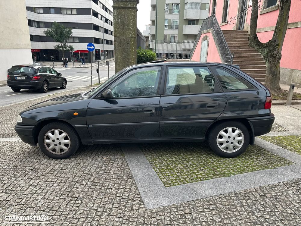 Opel Astra 1.4i 16V Sport - 3