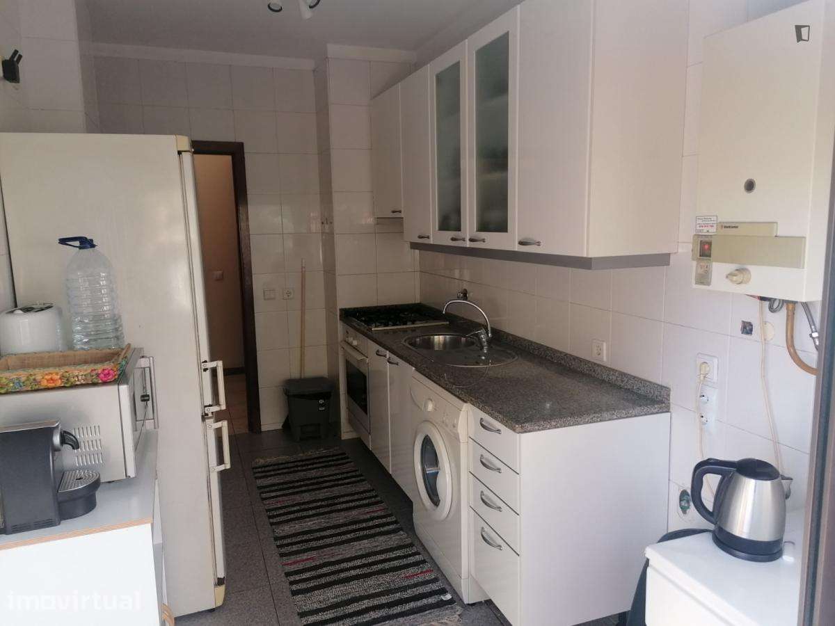 Quarto - localizado em Vila nova de gaia - Grande imagem: 2/25