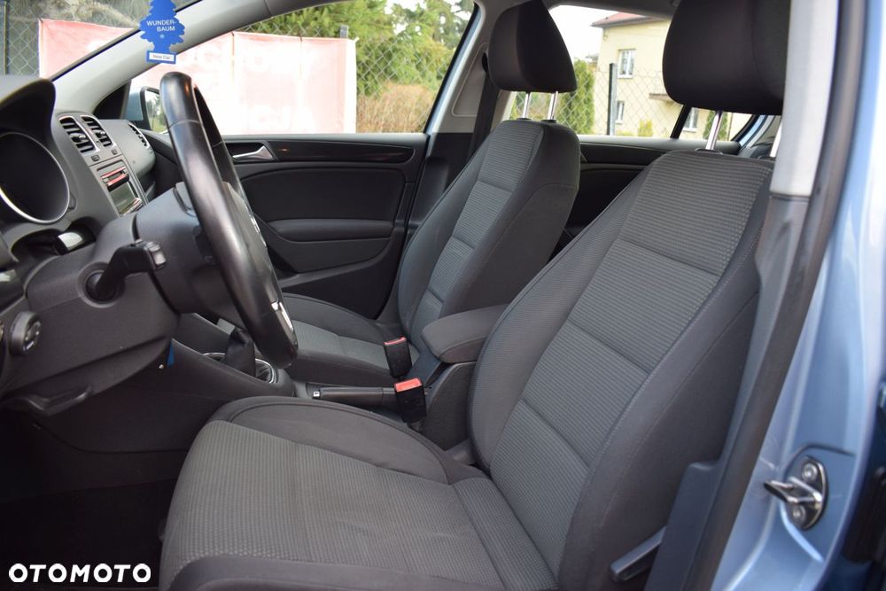 Volkswagen Golf - 8
