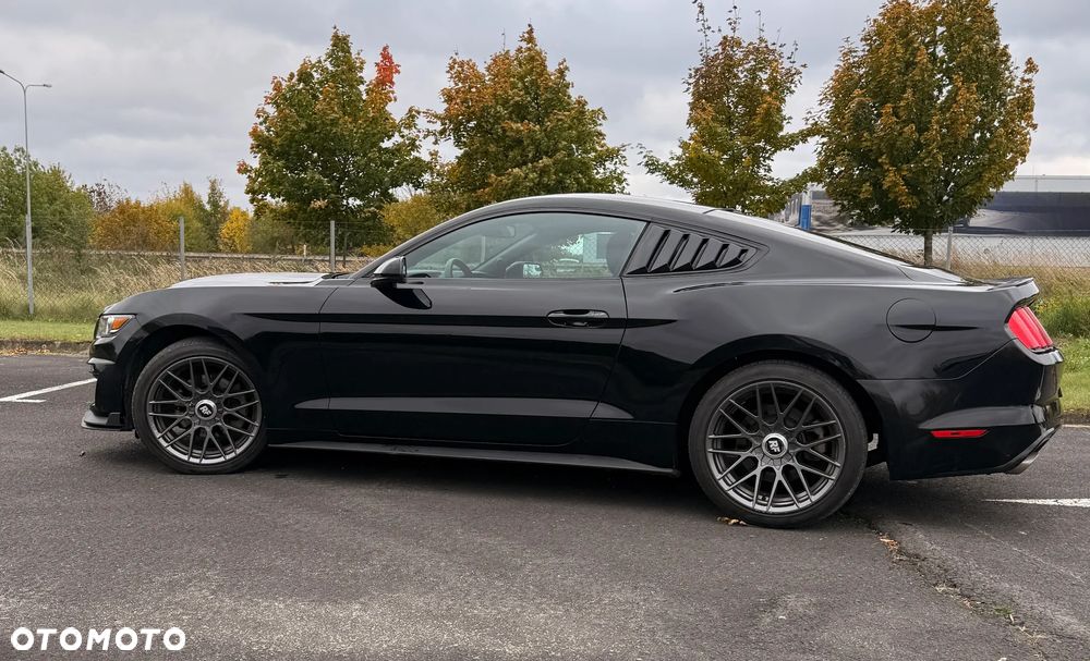 Ford Mustang - 11