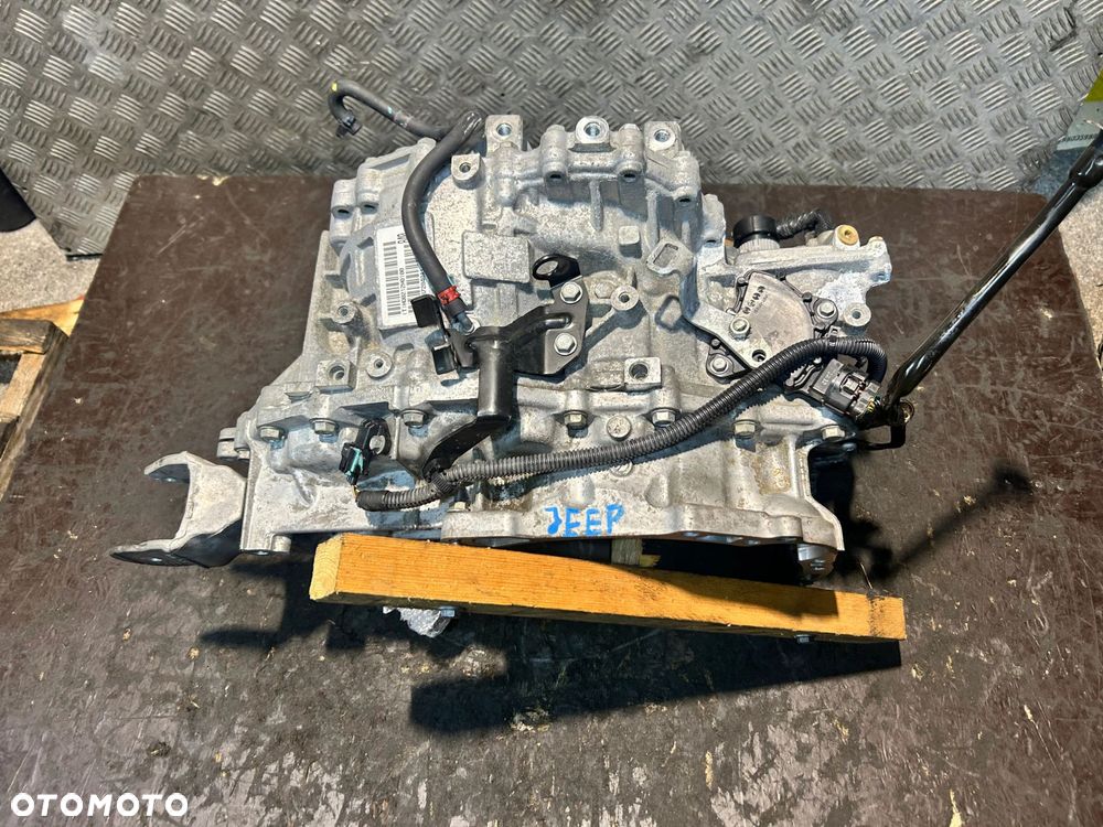 Jeep Compass I skrzynia biegów 2.4b P04872840A - 2