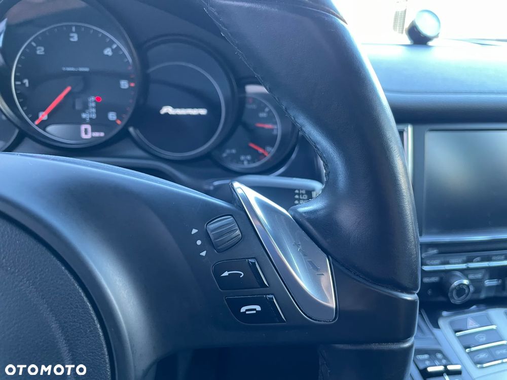 Porsche Panamera - 17