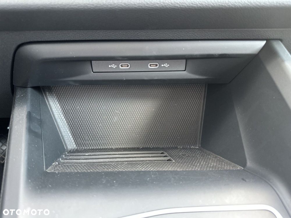 Volkswagen Golf - 23