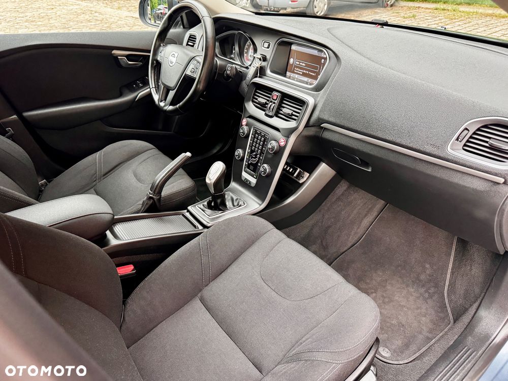 Volvo V40 T3 Kinetic - 28