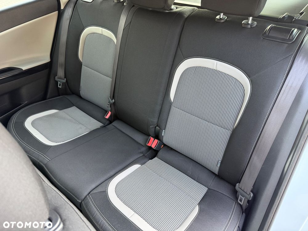 Kia Ceed - 35