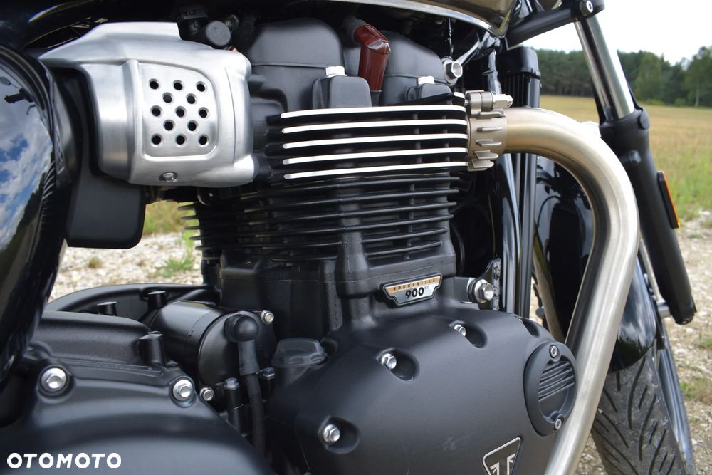 Triumph Bonneville - 19