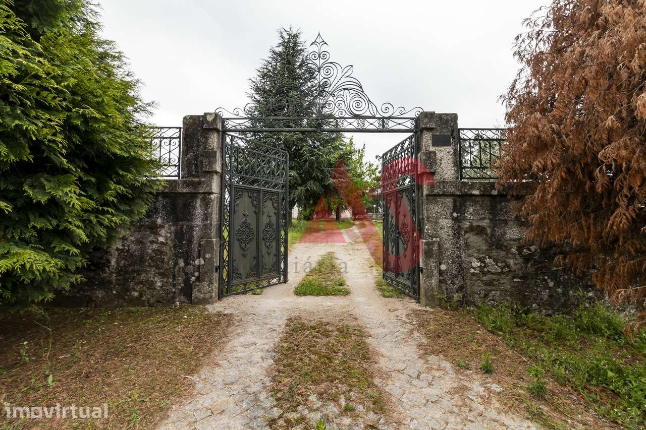 Quinta para restauro em Pinheiro - Felgueiras - Grande imagem: 2/36